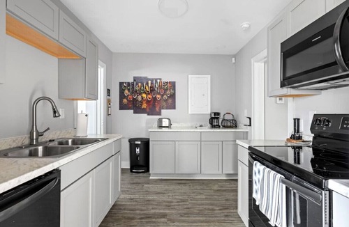 Mount Pleasant House | Renovated 5BR in Old Mt. Pleasant