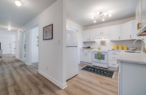 Beach Institute Apartment | Renovated Apartment Near Forsyth Park, Courtyard, Heated Pool Access
