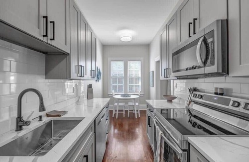 Riverside Apartment | Renovated Apt - Blocks from Shoppes of Avondale!