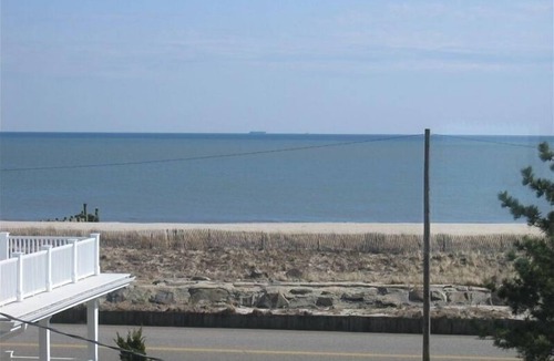 Admiral Estates Condo | Renovated Beach Block Condo now booking 2026!