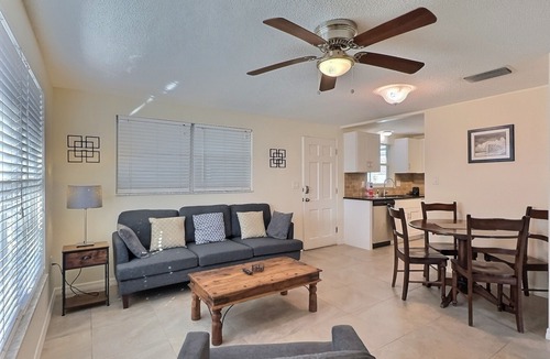 Siesta Key Condo | Renovated condo with easy beach access on Siesta