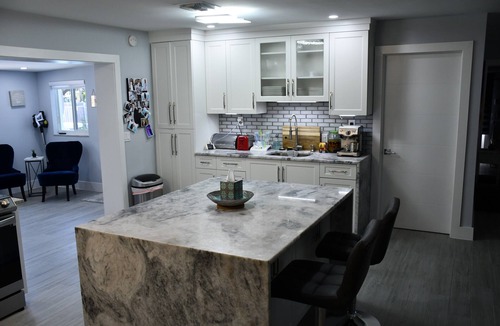 Boca Raton House | Renovated Home with Private pool.1.7 MILES TO THE BEACH. 8 minutes walk to Shuls