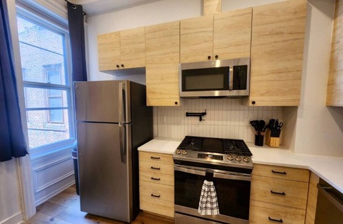 Center City West Apartment | Renovated Jr 1BR | Center City | Sleeps 4 | 2 Beds