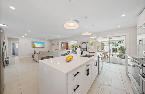 Long Meadow House | Renovated Modern Spacious Ranch with Pool near Siesta Key Beach and Downtown SRQ