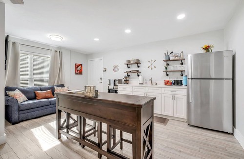 Tallahassee Apartment | Renovated Studio -Walking distance to FSU/Doak Stadium