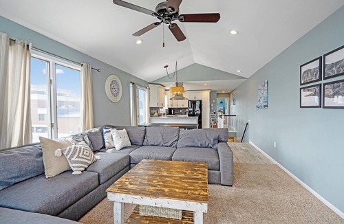 Sea Isle City House | Renovated with Backyard Oasis! Quick Walk to Town & Beach. 4 BRs. Sleeps 10