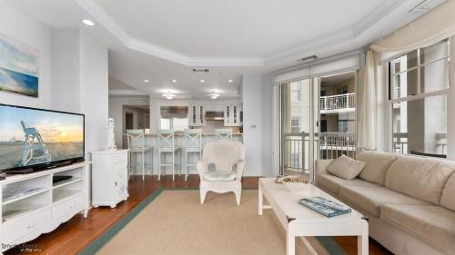 Diamond Beach Apartment | Residence 703 At The Grand