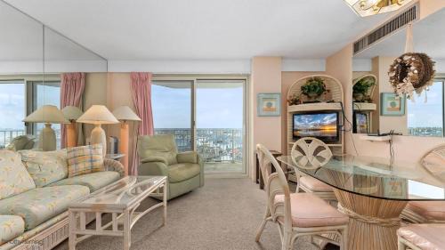 North End Apartment | Residence 710 At The Gardens Plaza