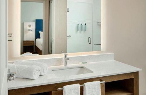 Charleston Hotel | Residence Inn by Marriott Charleston Patriots Point