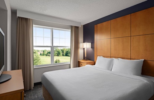 Mount Laurel Hotel | Residence Inn by Marriott Mt. Laurel at Bishop's Gate