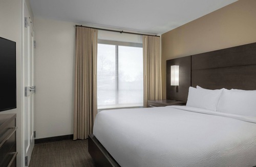 Paw Creek Hotel | Residence Inn by Marriott Charlotte Northlake
