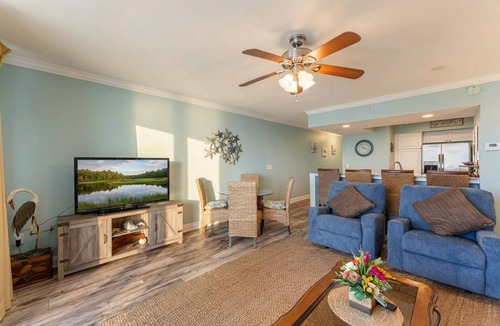 Panama City Beach Condo | Resort Comforts & Stunning Emerald Coast Views-Free Beach Service!