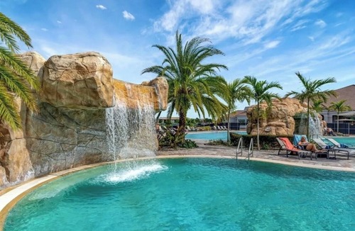 Lakewood Ranch Condo | Resort living:nCharming 2-bedroom condo in fabulous Lakewood national