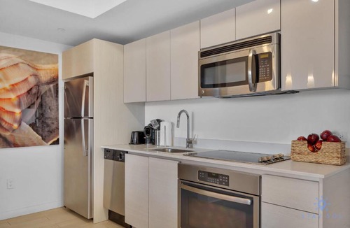Hallandale Beach Apartment | Resort POOL Apartment BALCONY POOL