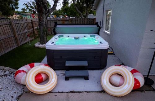 Largo House | Resort Style Backyard Tiki Bar Pool Hot Tub