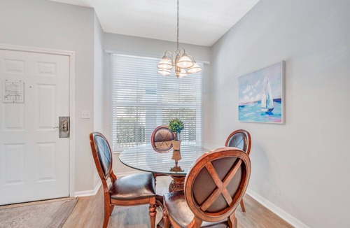 Naples Condo | Resort-Style Naples Retreat - 3BR/2BTH Condo - FREE Golf May 15-Oct 15