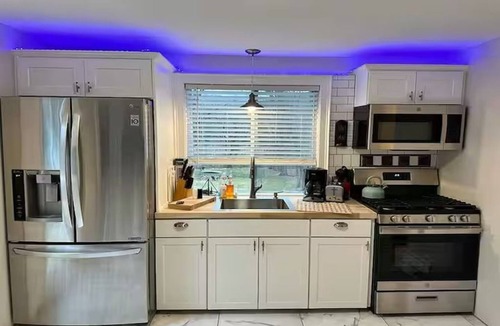 Point Pleasant House | Restored Riverview 3BR Sleeps 7 with 270 Deg view
