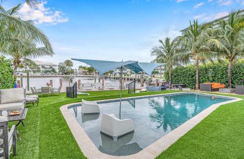 Barrier Island House | Retreat by Beach Waterfront Lago Key