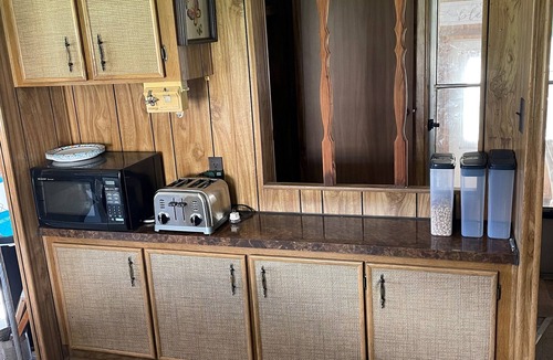 Lakeport House | Retreat for tournament fishermen and hunters.