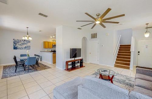 Sandy Ridge House | Retreat with a Bang