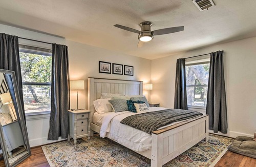 Freeport House | Retro Bay Cottage Near Destin, Dog Friendly!