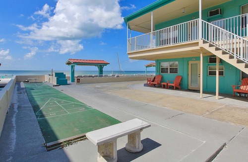 North Redington Beach Apartment | Retro-chic beachfront studio mere steps from sand - grilling area & shuffleboard