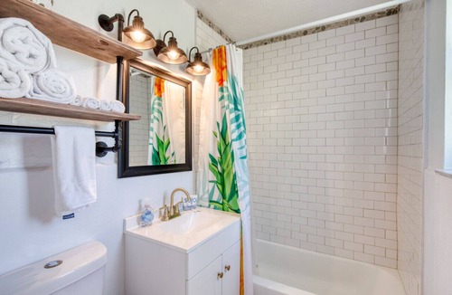Bridgeport Heights Hotel | Retro motel walk to beach, Wi-Fi