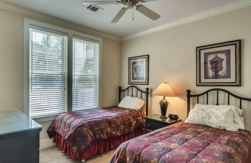 Greensboro Condo | REYNOLDS CONDO AT LAKE CLUB POINTE- GOLF COURSE & RUNNING CREEK VIEW
