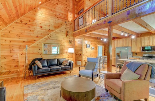 Blowing Rock House | Rhododendron Rendezvous | Pet Friendly Cabin near Blowing Rock | Fire pit | Hot Tub | Private!