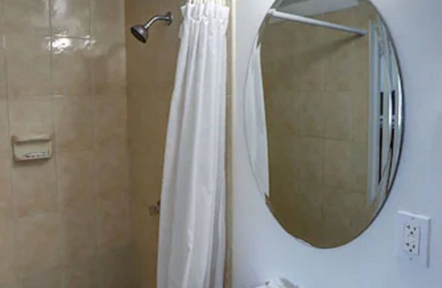 Hollywood Lakes Hotel | Richard's Hotel