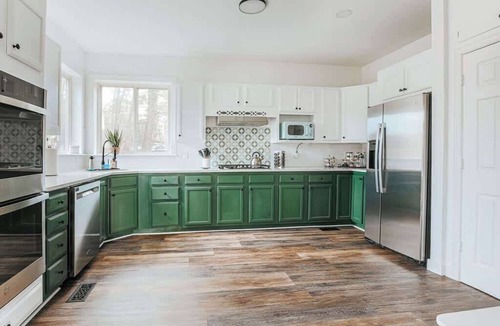 Berkeley Springs Cabin | Ridgeview + The Nest · 26 Acres · Stay with Branch
