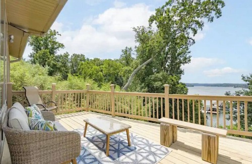 Mount Vernon House | Rio Lakehouse. Sleeps 12!