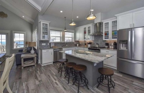 Plantation House | Rising Sun Pool Elevator Pet Beach Access