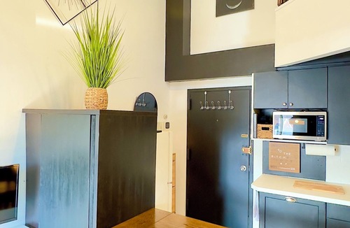 Queens Apartment | RITCHSON LOFT Tree House in NYC!