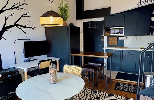 Queens Apartment | RITCHSON LOFT Tree House in NYC!