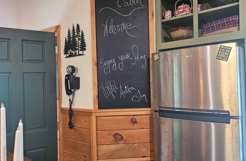 Dillsboro Cabin | River Cabin - Escape to Your Romantic yet Adventurous Smokey Mountain Getaway!