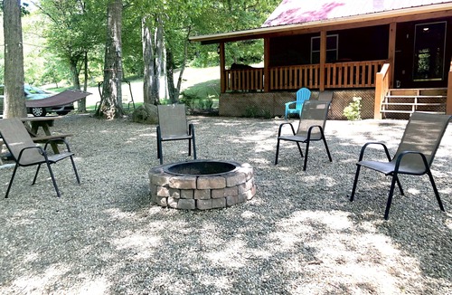 Burnsville Cabin | River Side Cabin Retreat sleeps 6