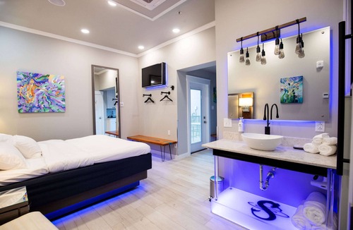 Washington Hotel | River Sirens Hotel