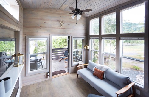 Arden Ski Chalet | River View Bunk Cabin with Hot Tub