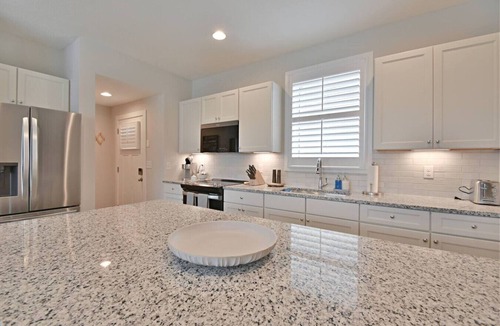 Knoxville Villa | River View - Walk to Sevier Ave - 9 min to Neyland