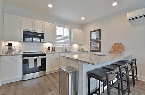 Knoxville Villa | River View - Walk to Sevier Ave - 9 min to Neyland