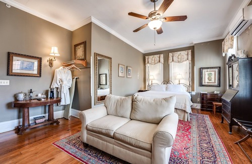 Five Points Bed & Breakfast | Riverdale Inn