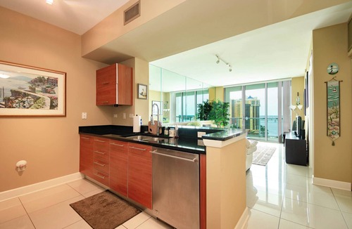 Edgewood Condo | Riverfront 1-bed High Rise Condo close to Historic Downtown Fort Myers!