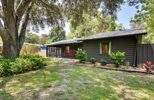 Homosassa House | Riverfront Cottage in Homosassa Chateau Relaxo