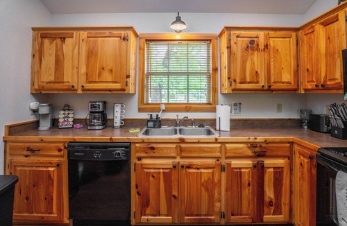 Heber Springs Cabin | Riverfront Little Red Trout Cabin, Hot Tub & Views