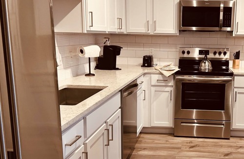 Highlands Apartment | Riverfront Living Jacksonville Airport Nearby