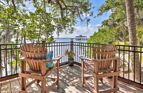 Tropic Apartment | Riverfront Merritt Island Bungalow w/Dock & Deck