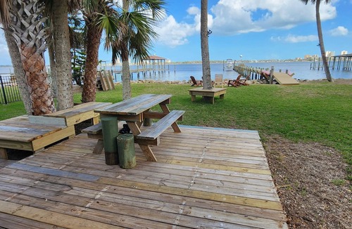 South Daytona House | Riverfront Oasis - Family Friendly