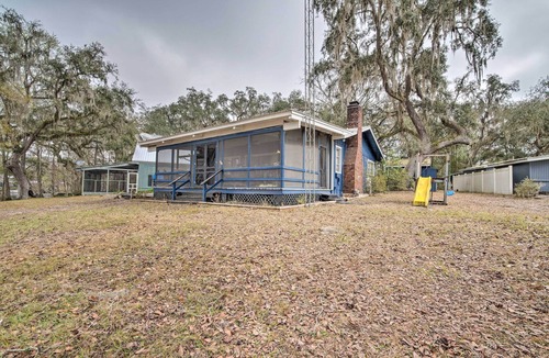 Bushnell Cabin | Riverfront Retreat w/Patio in Withlacoochee