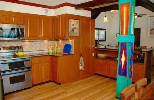Oakview Heights House | Riverfront with boat dock, sleeps 8, walking distance to beach. 14 NIGHTS FREE !